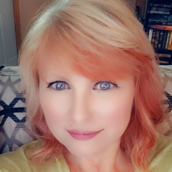 Meet your Posher, Beth - Picture 1 of 1